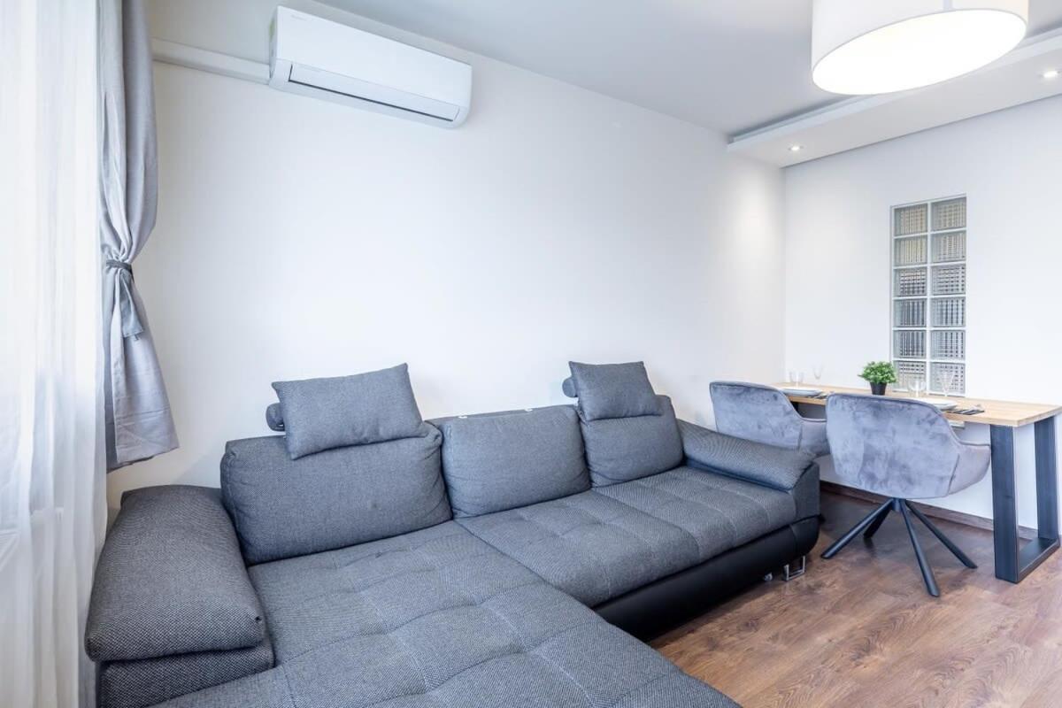 Cozy Quiet Apartment With A Balcony Budapest Eksteriør billede