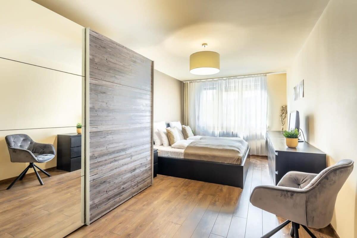Cozy Quiet Apartment With A Balcony Budapest Eksteriør billede
