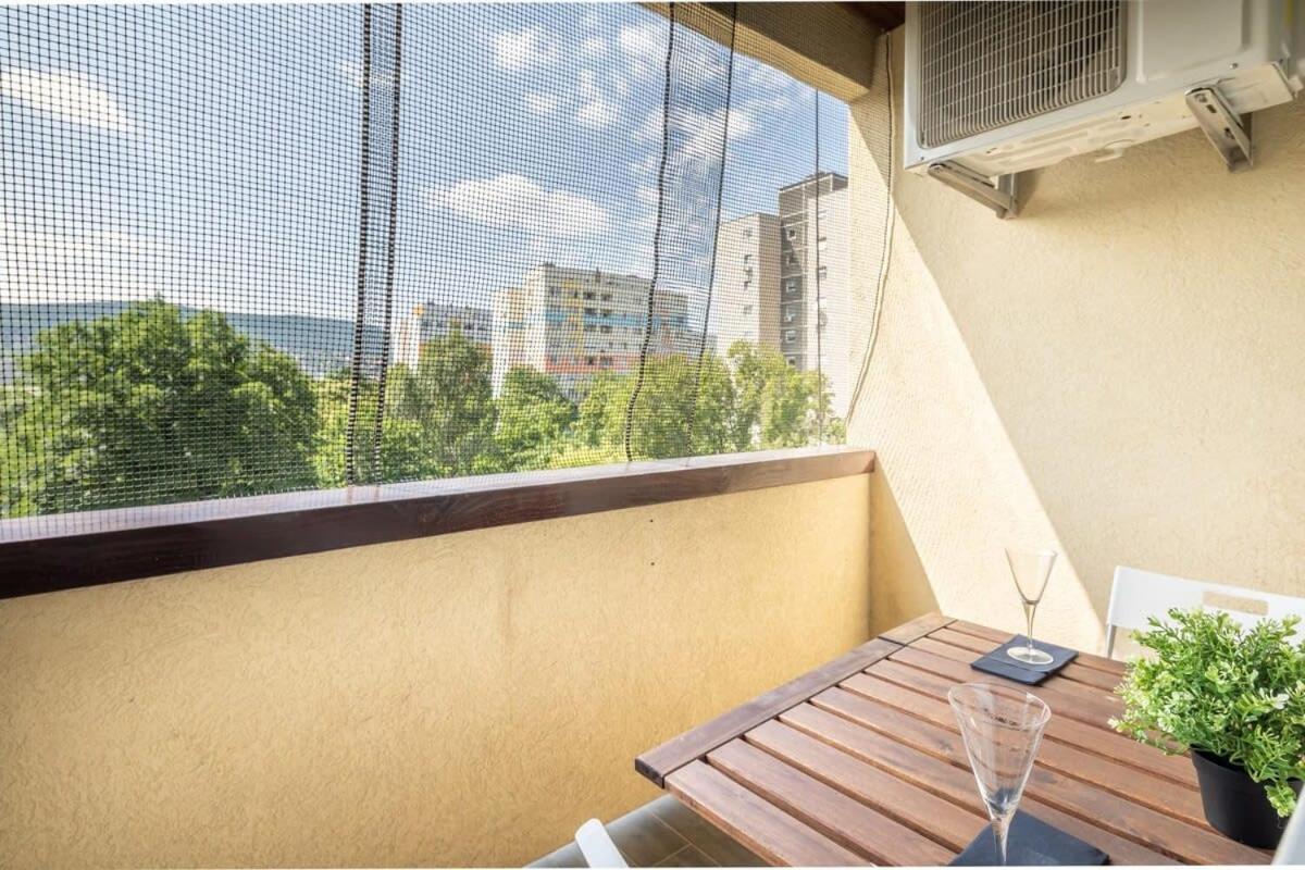 Cozy Quiet Apartment With A Balcony Budapest Eksteriør billede